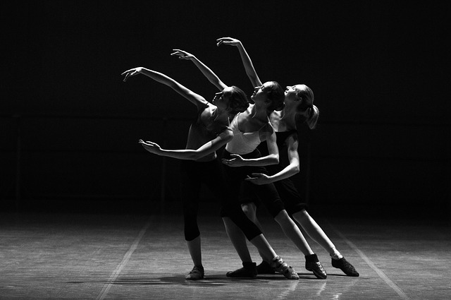 Trois danseuses.