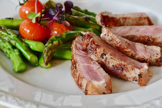 Repas équilibré dans les maisons de retraite Senectis.