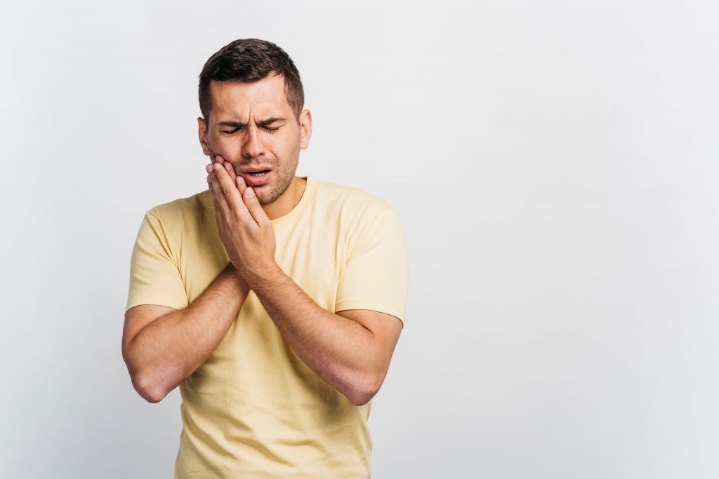 Douleurs à cause d'une rage de dents