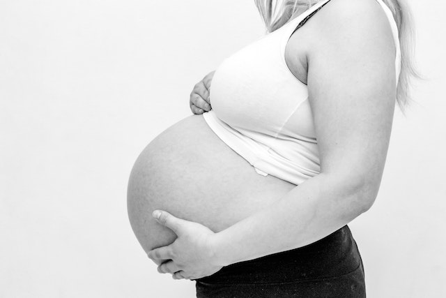Réduire le stress post-traumatique pendant la grossesse.