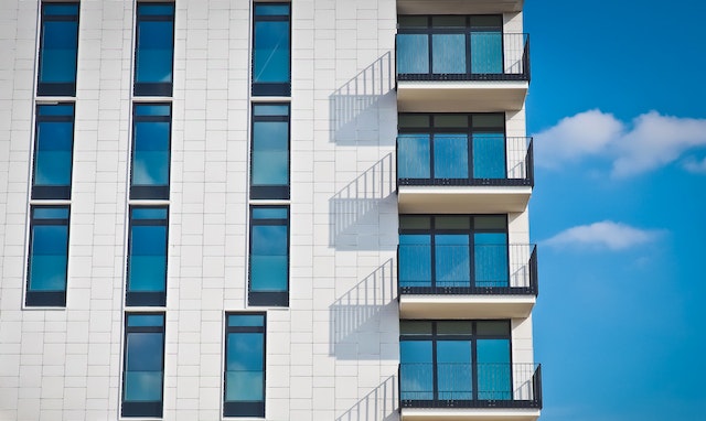 Les retraités cherchent des colocataires.